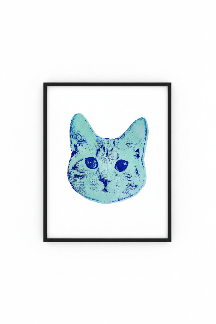 Blauwe kat – strak witte achtergrond